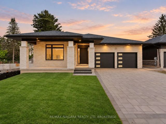 21 Accursi Crescent, Pelham