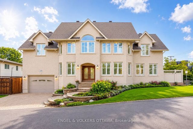 249 Atlantis Avenue, Carlingwood - Westboro and Area