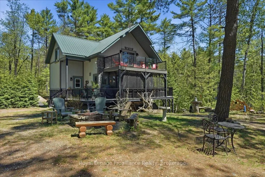2134 Beach Road, Frontenac