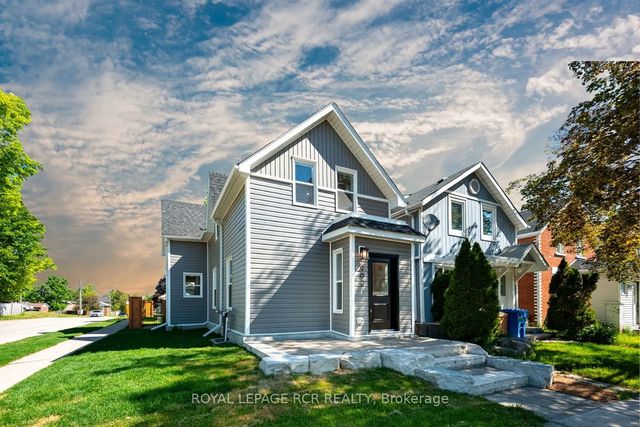 402 Main Street E, Shelburne