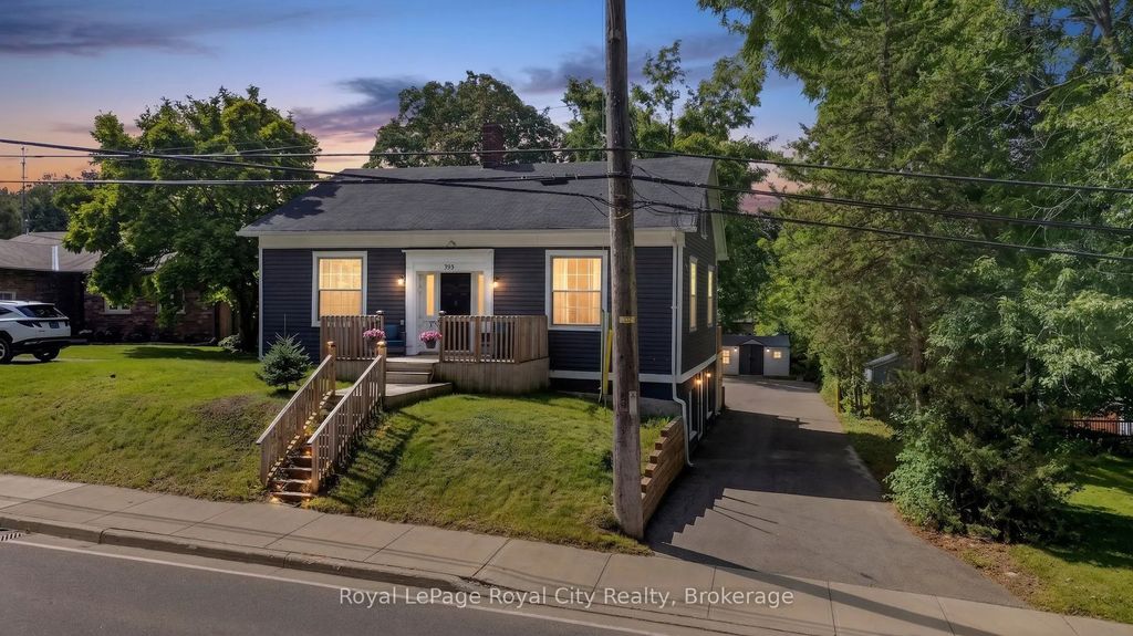 393 Main Street S, Guelph/Eramosa