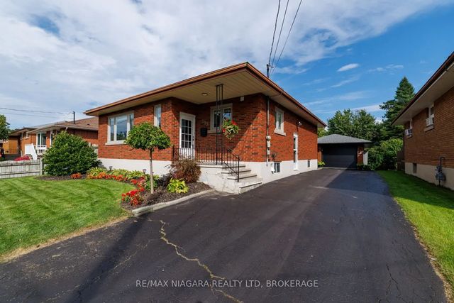393 Wellington Street, Port Colborne