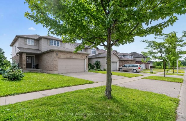571 Champlain Avenue, Woodstock