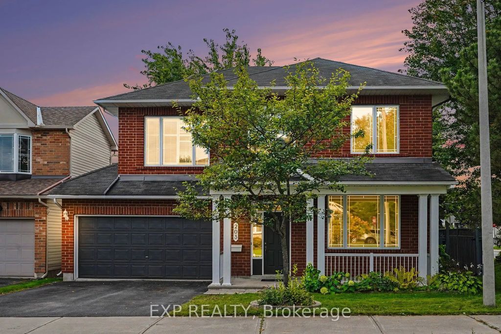 203 Harbour View Street, Barrhaven