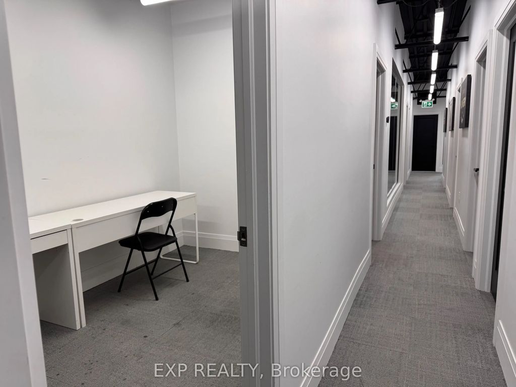 156 Parkdale Avenue N Office #1, Hamilton