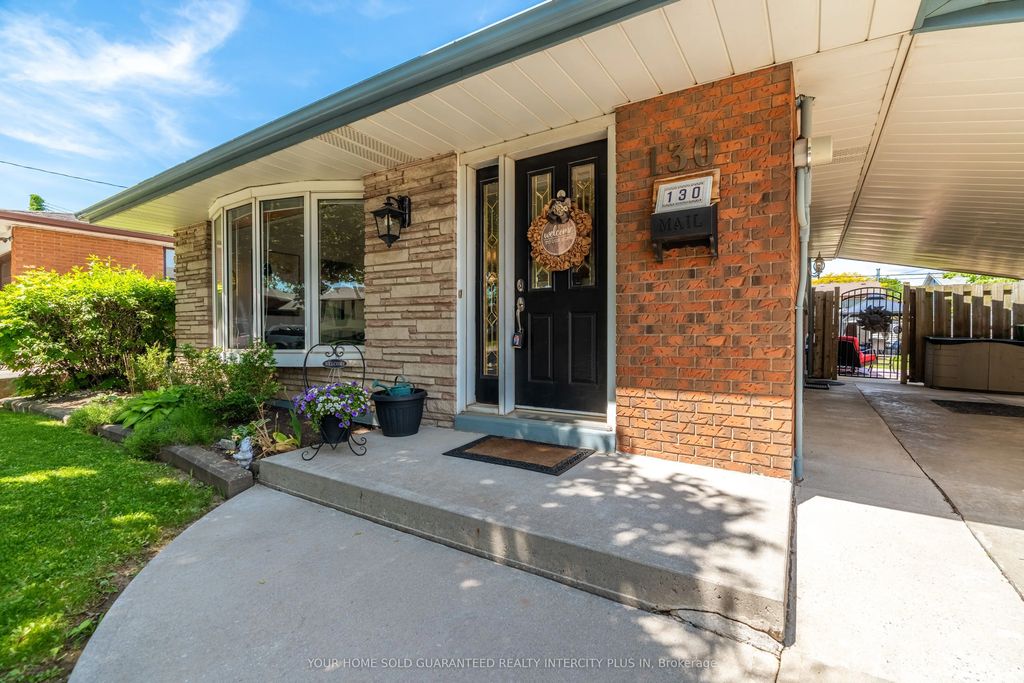 130 Burrwood Drive, Hamilton