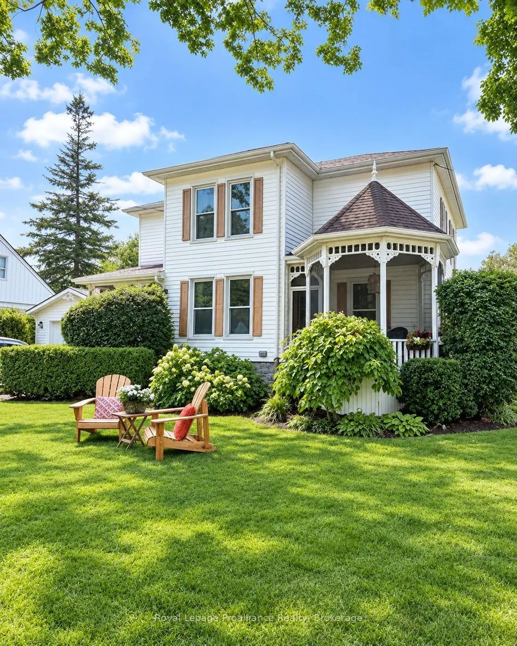 47 Paul Street, Prince Edward County