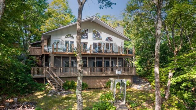 326 Blue Lake Road, Seguin