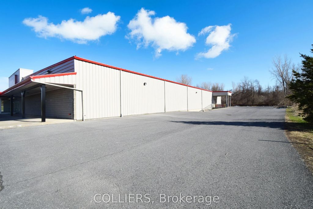 1850 Vincent Massey Drive, Cornwall