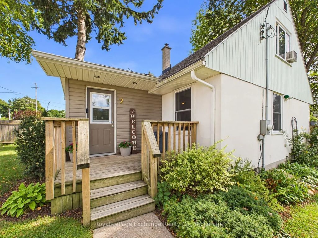 2 Regina Road, Huron East