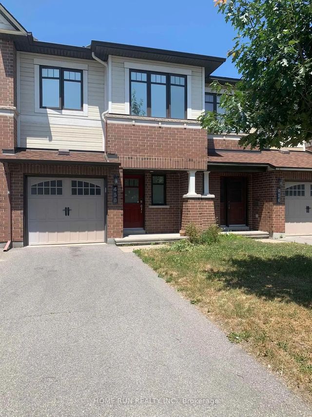 458 Silverstone Way, Barrhaven
