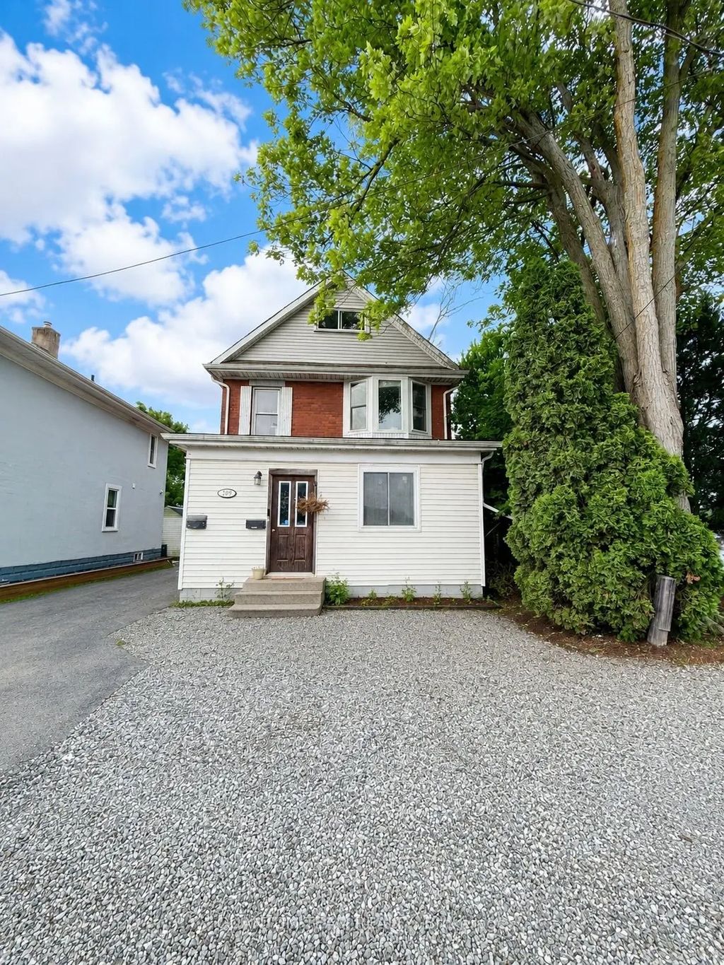 209 West Main Street, Welland