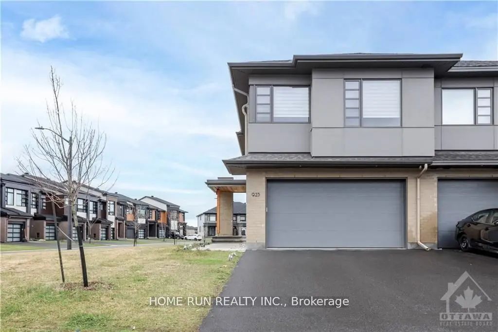 923 Chipping Circle, Blossom Park - Airport and Area