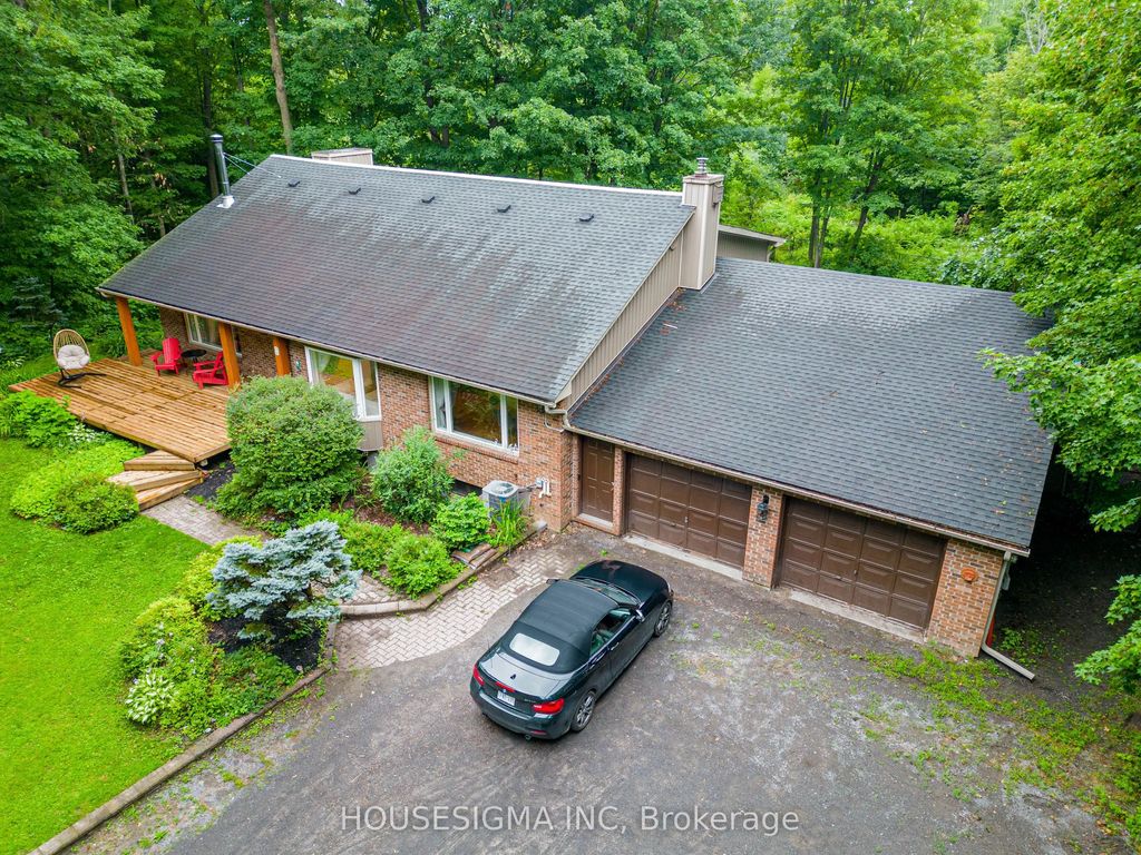 1437 Huntmar Drive, Carp - Huntley Ward