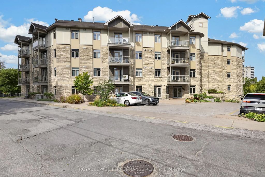 1201 Ohio Street 107, Billings Bridge - Riverside Park and Area