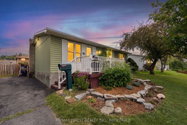 91 Cambridge Crescent, Loyalist