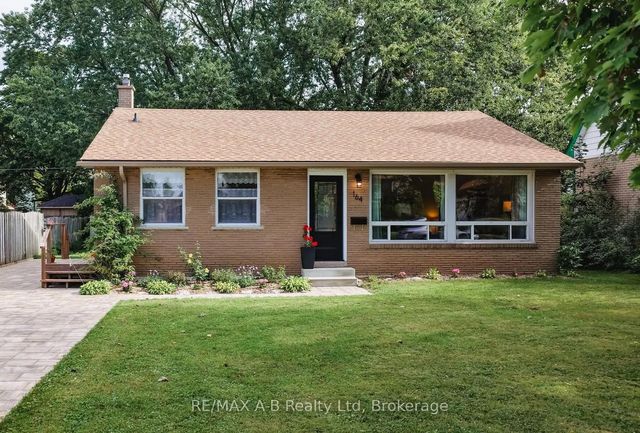 164 Redford Crescent, Stratford