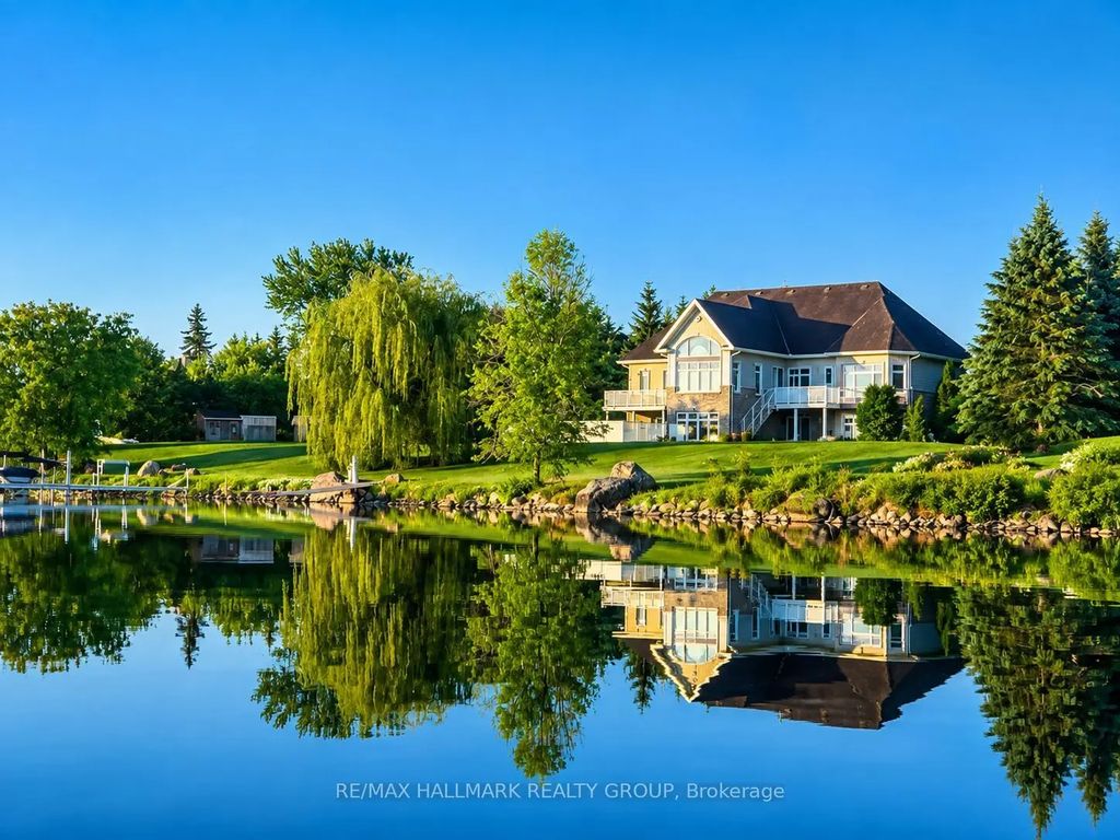 3665 Front Road, Champlain