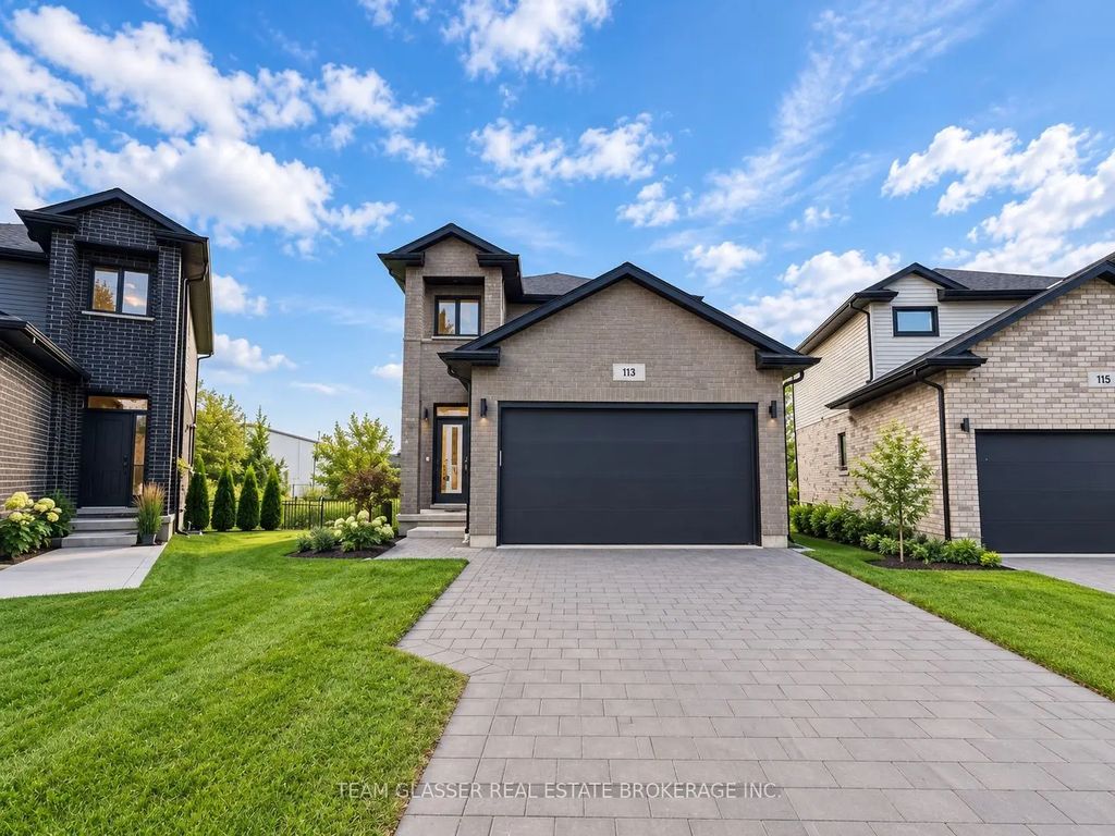 113 Marconi Court, London East