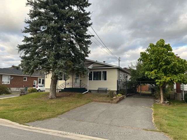 1207 Henry Street, Cornwall