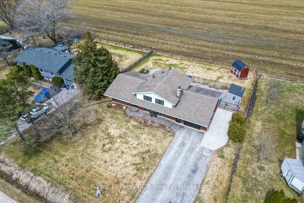 883 30th Street W, Georgian Bluffs