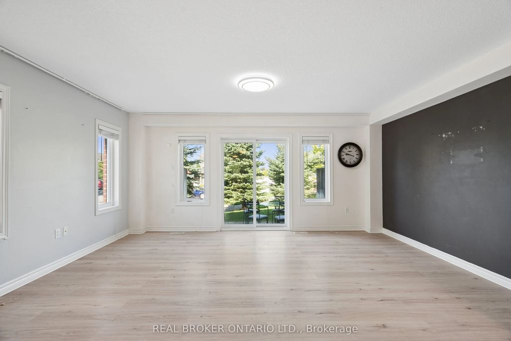 30 Kingsbury Square 30k, Guelph