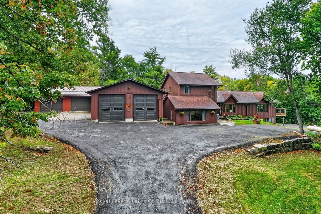 1020 East Walker Lake Drive, Lake of Bays