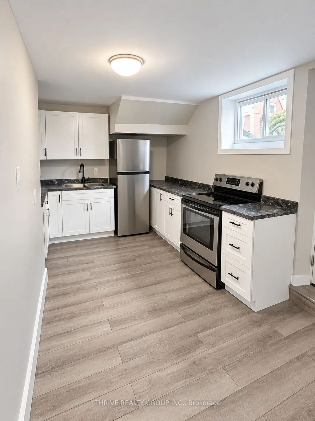 118 Pine Lawn Avenue 3, London East