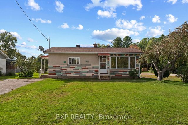 17 Casey Street, Madawaska Valley
