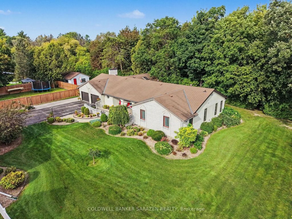 31 Daniel Street S, Arnprior