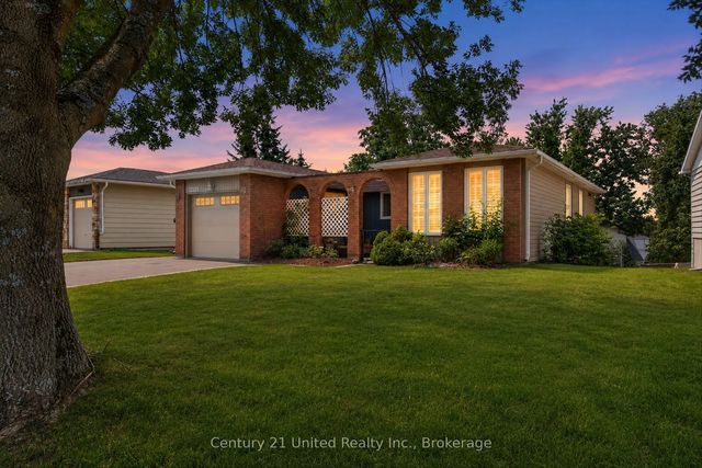 2121 Meadowview Road, Peterborough