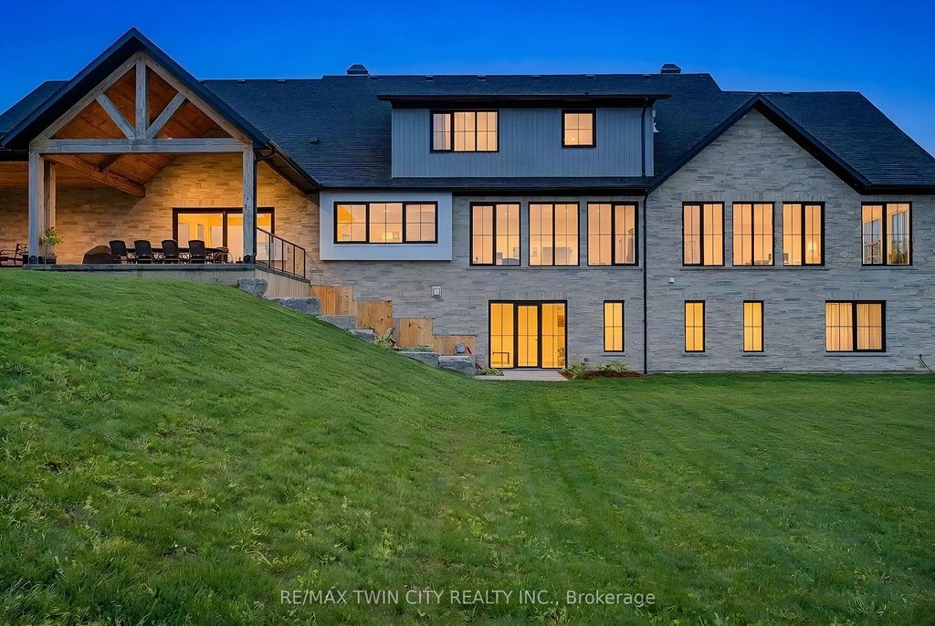 742 Country Squire Road, Waterloo