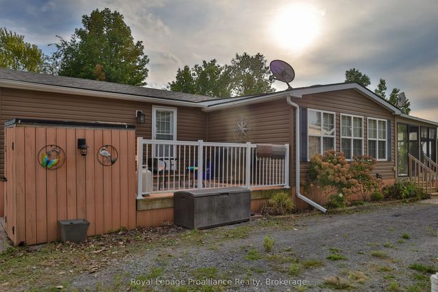 486 Cty Rd 18- 50 Cherry Beach Lane, Prince Edward County