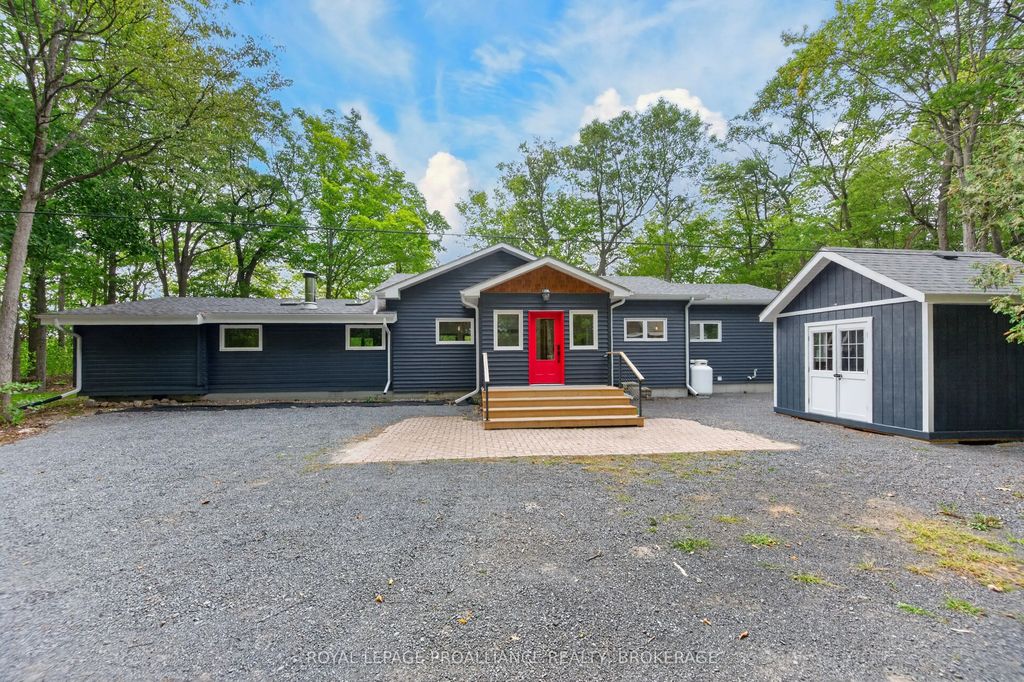 1167 Desert Point Lane, Frontenac