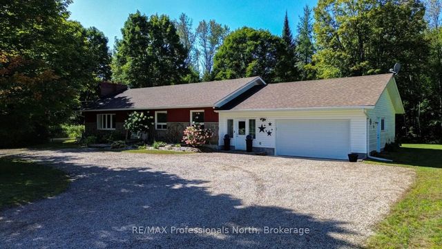 1017 Clement Lake Road, Highlands East
