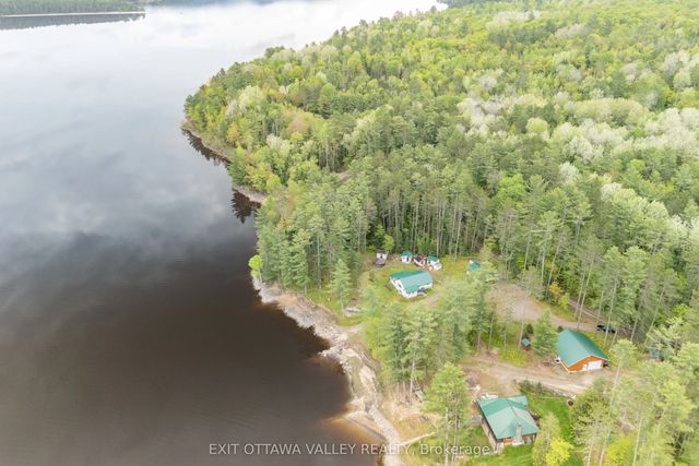 51 Myrlin Way, Laurentian Hills