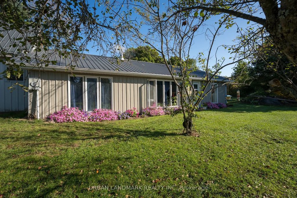 895 Slab Street, Centre Hastings