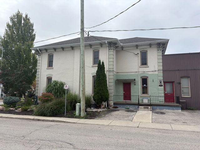 21 Wellington Street N, Woodstock