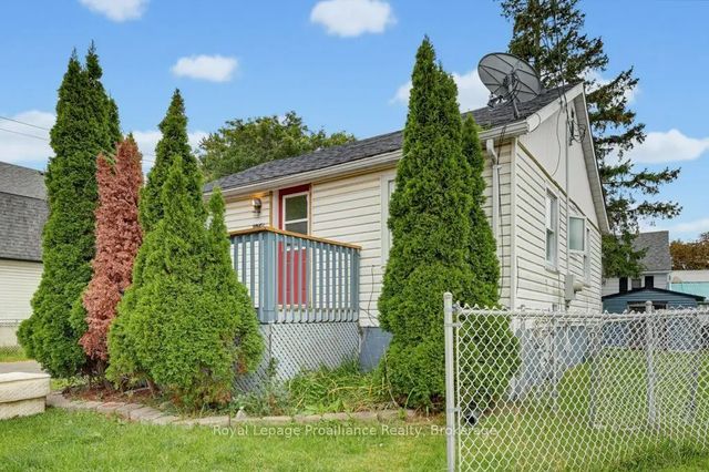 106 Yeomans Street, Belleville