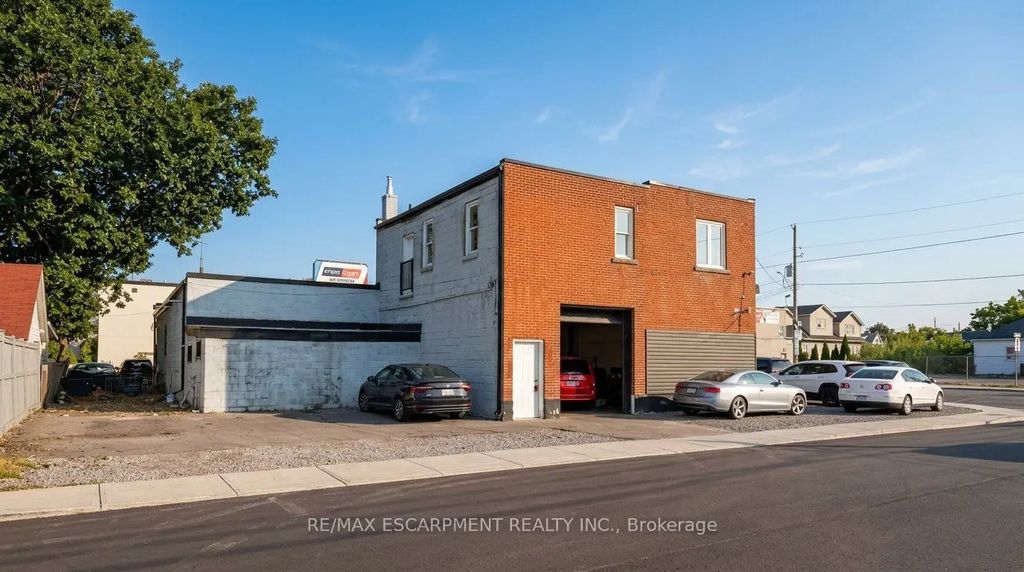 302 Queenston Road, Hamilton