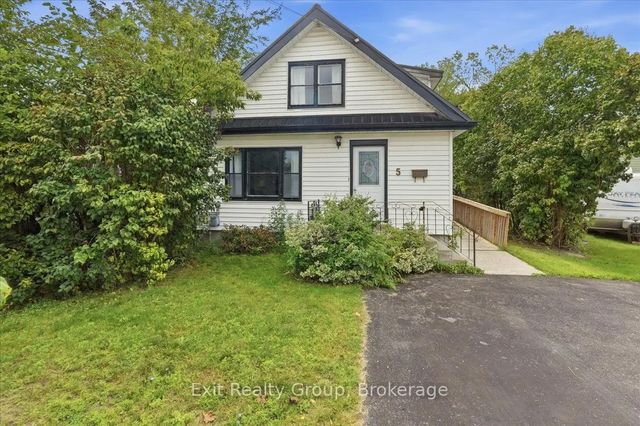 5 Charlotte Street, Quinte West