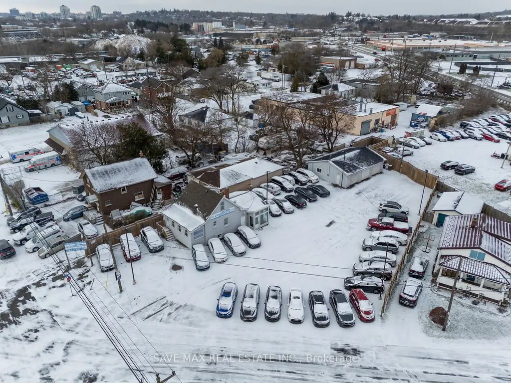 4 Beaumont Crescent S, Guelph