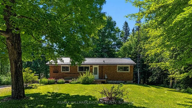 3743 Dummer Asphodel Road, Asphodel-Norwood