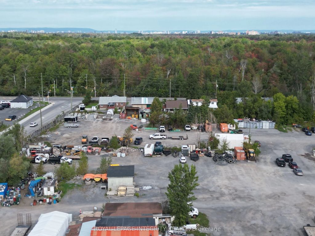 2538 Leitrim Road 1, Blossom Park - Airport and Area