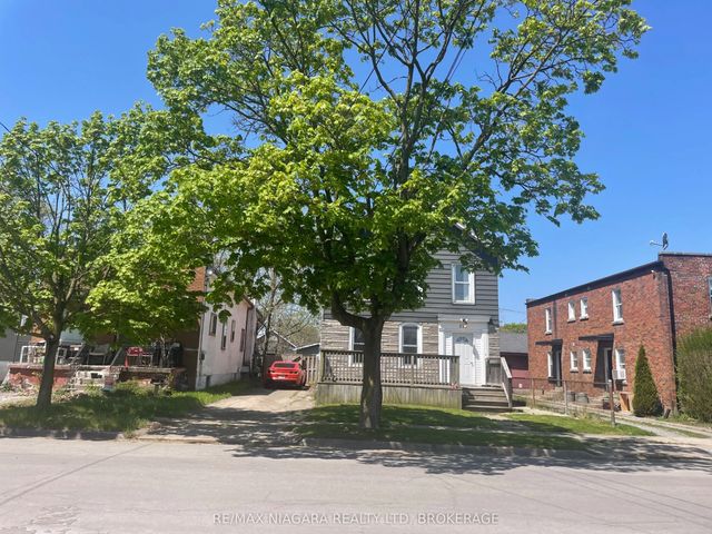 215 Mcalpine Avenue S Upper, Welland