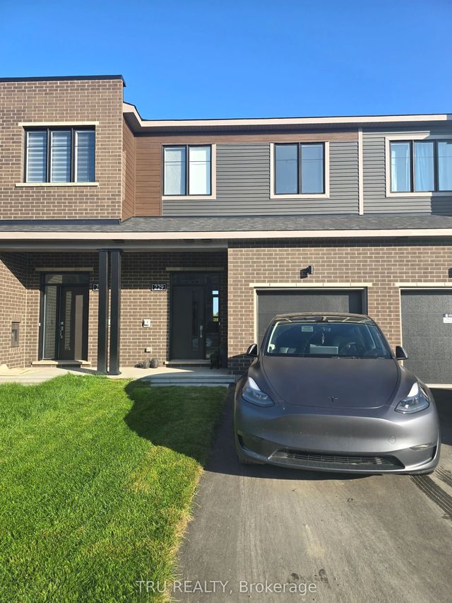 229 Bankside Way, Barrhaven