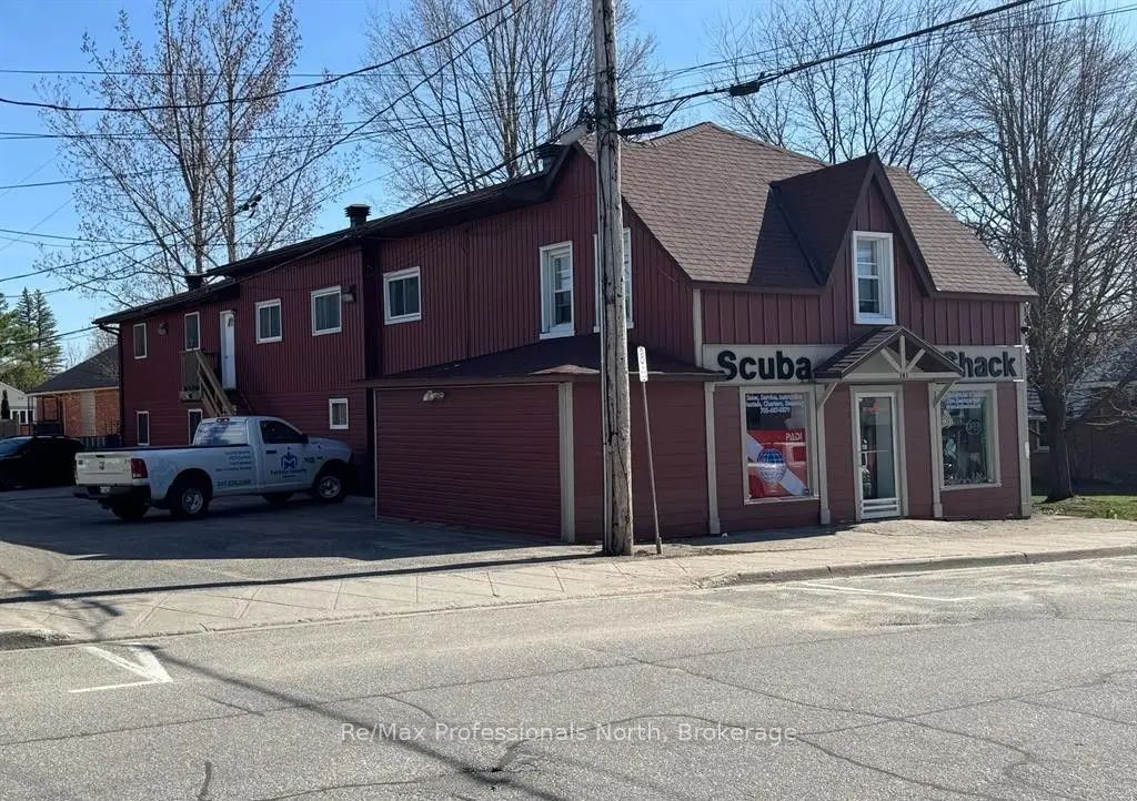 141 Hotchkiss Street, Gravenhurst