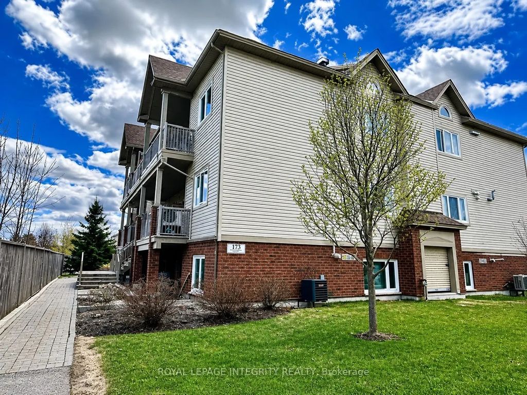 173 Crestway Drive A, Barrhaven