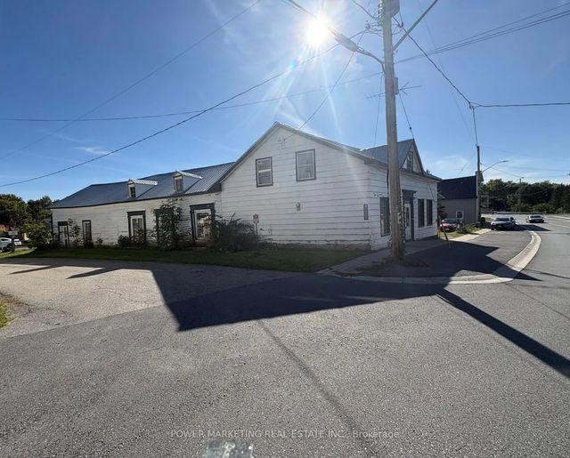 18556 Dundas Street, South Glengarry