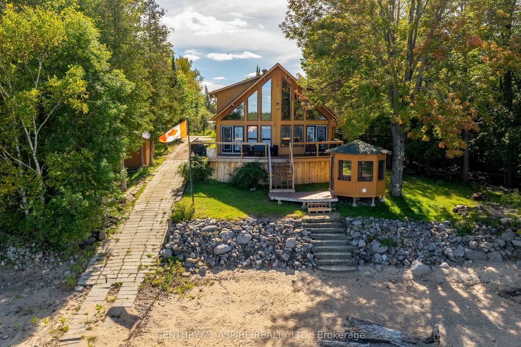 800 Forest Park Road, Laurentian Valley